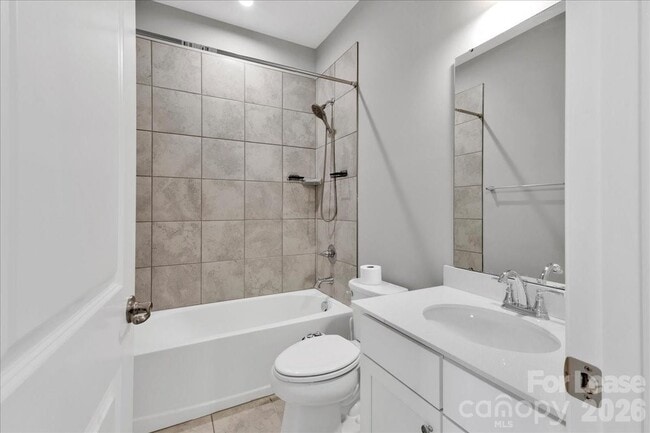 Building Photo - 2611 Grantham Place Dr