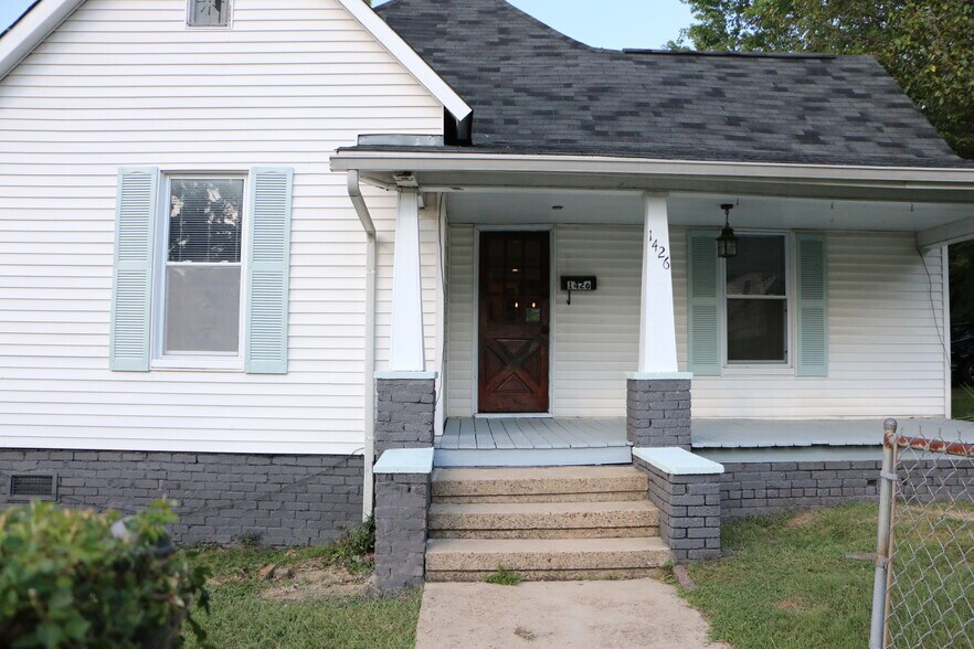 Building Photo - 1426 Harvey St