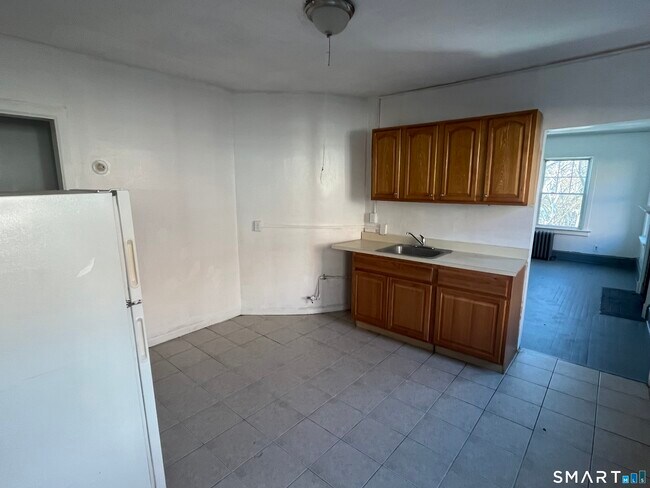 Building Photo - 252 Sisson Ave