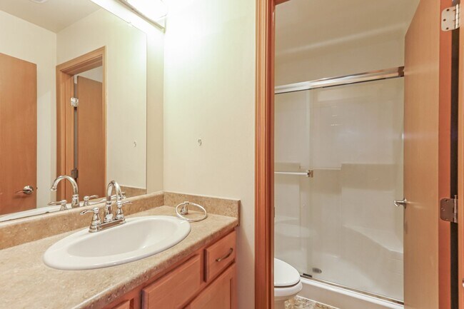 Building Photo - 6907 Desperado Dr SE