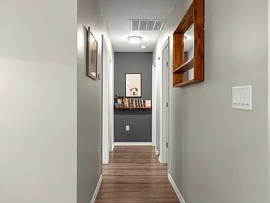 Building Photo - Beautifully updated 3 bedroom, 2 bath home.