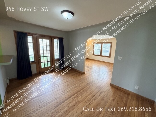 Building Photo - 946 Hovey St SW