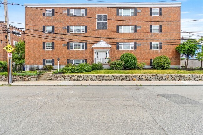 Building Photo - 56 Coffey St
