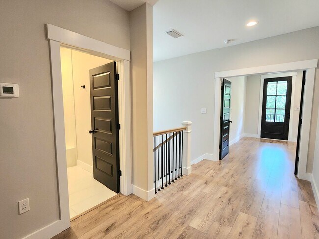 Building Photo - Stunning new executive home in Gulf Shores!