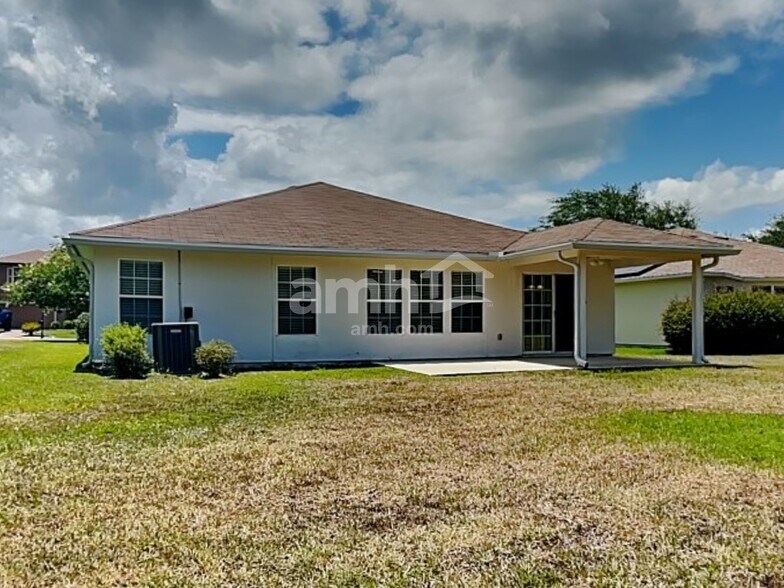 Building Photo - 76227 Deerwood Dr