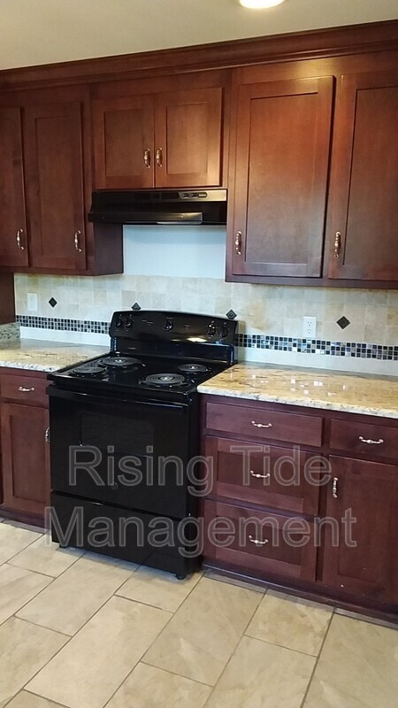 Building Photo - 5129 Highland Ave