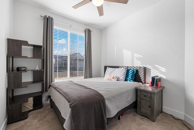 Building Photo - 9030 W Bowie St