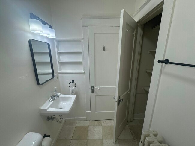 Building Photo - 3431 Telford St