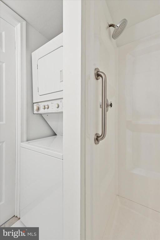 Building Photo - 612 Washington Pl