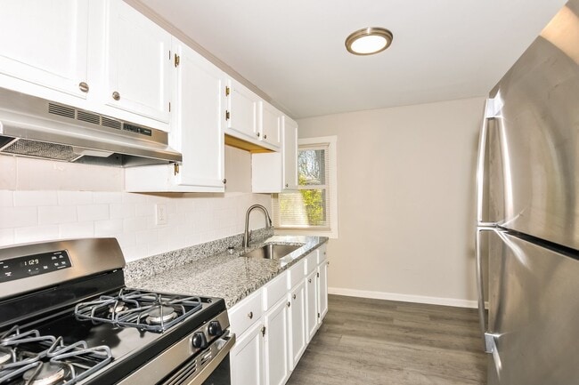 Building Photo - 8620 Graham Ln