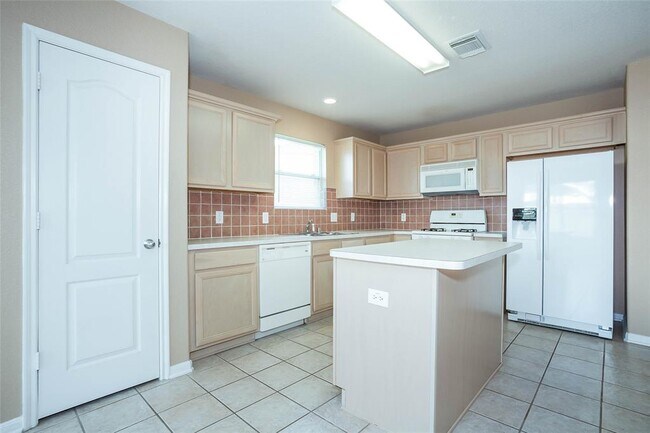 Building Photo - 4722 Silver Spruce Ln