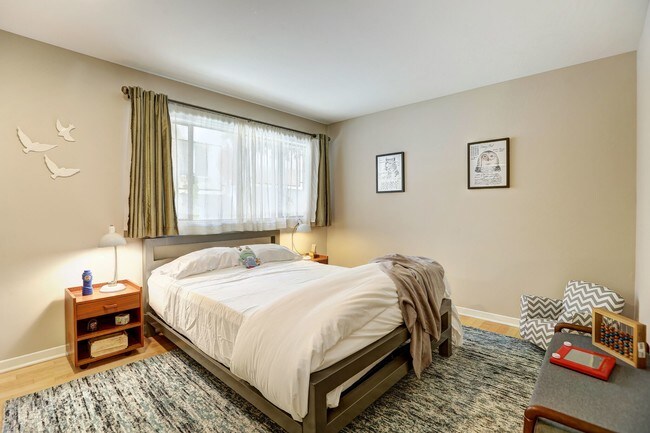 Building Photo - 1235 Yale St