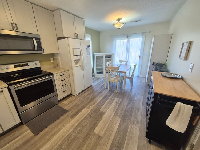 Building Photo - 40 Nicole Dr