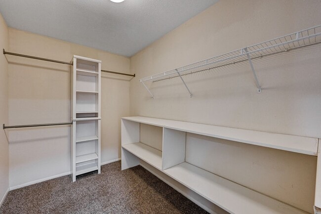 Building Photo - Beautiful 3 Bedroom + Loft - SOLAR INCLUDED!