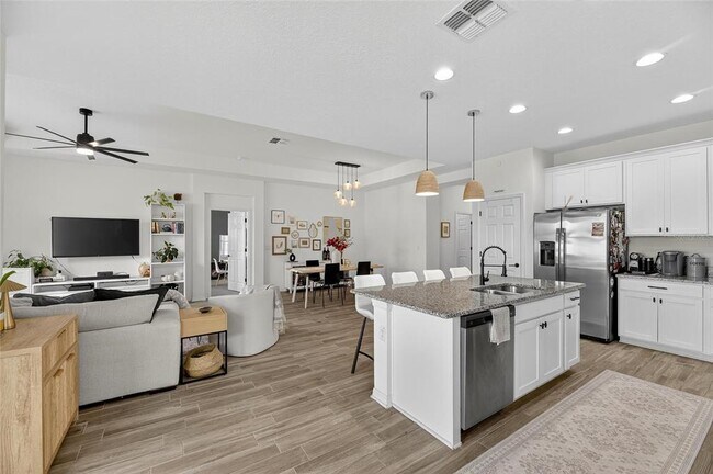 Building Photo - 30439 Caravelle Ln