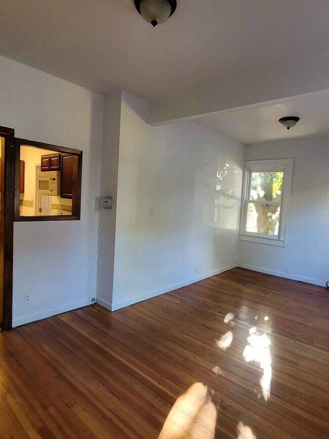 Primary Photo - 10 Arbor St