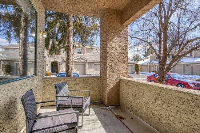 Building Photo - Fully Furnished Single Level Condo Resort LIving