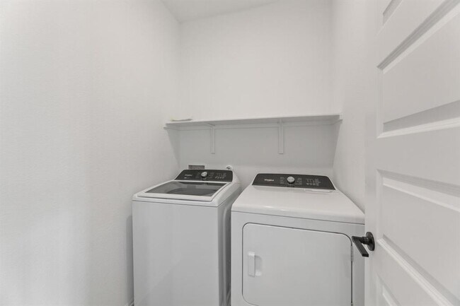 Building Photo - 2725 Woodall Dr