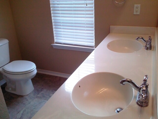 Building Photo - 645 College Park Cir