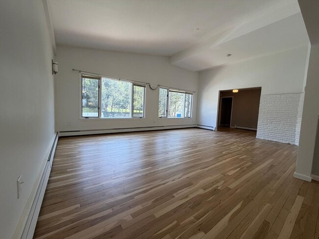 Building Photo - Spacious 5-Bedroom Home with Modern Features