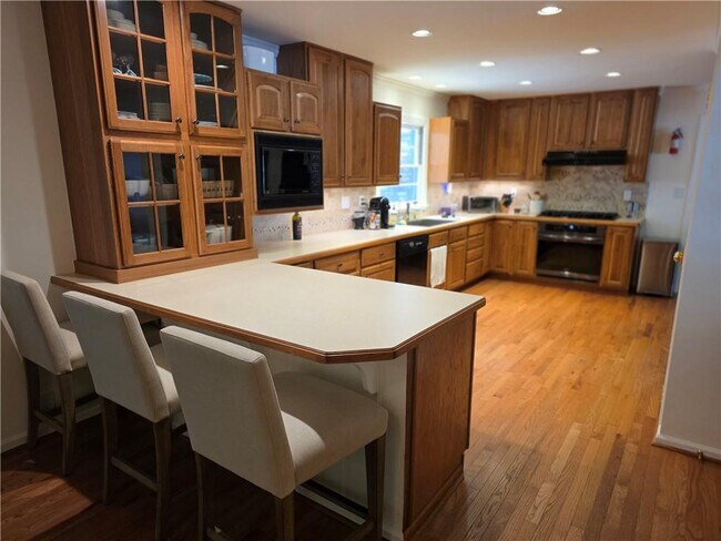 Building Photo - 2129 Pine Forest Dr NE