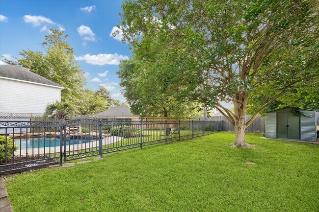 Building Photo - 16131 Castlegrove Ct