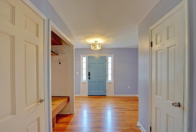 Building Photo - 606 Wyoming Ave