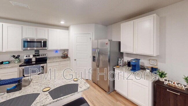 Building Photo - 6347 Burrow Ln