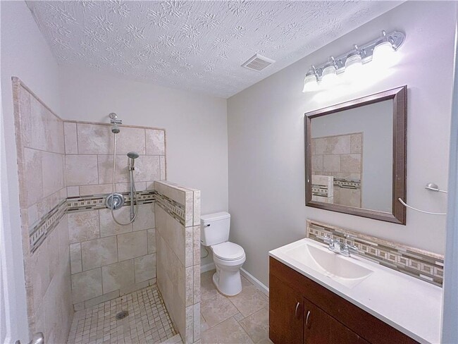 Building Photo - 3342 Windpointe Ct
