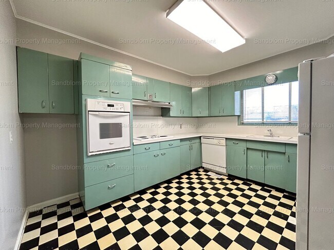 Building Photo - For Lease | Brookside | $1250 Rent