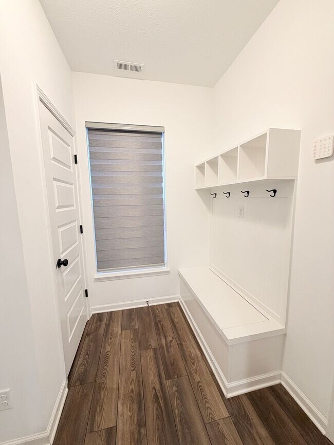 Building Photo - 4195 Risen Star Way