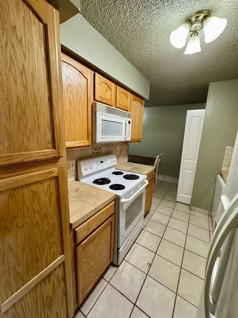 Building Photo - 4569 S Lowell Blvd