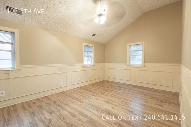 Building Photo - 102 5th Ave