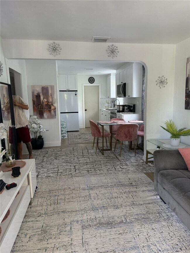 Building Photo - 5028 NW 3rd Ave