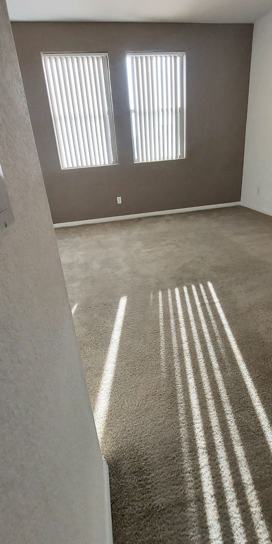 Building Photo - Short term available!! Great location! Dow...