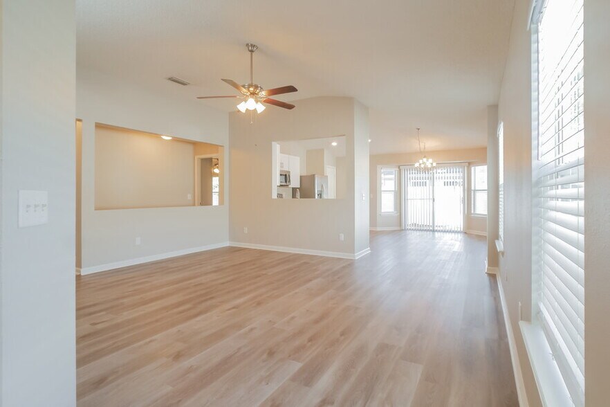 Building Photo - 409 Monet Ave