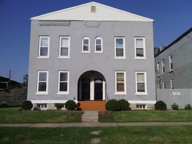 Building Photo - 2009 Bryan Ave