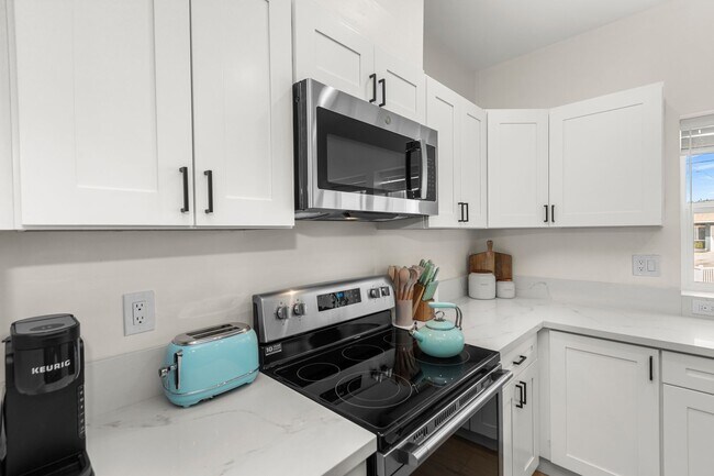 Building Photo - Brand new!