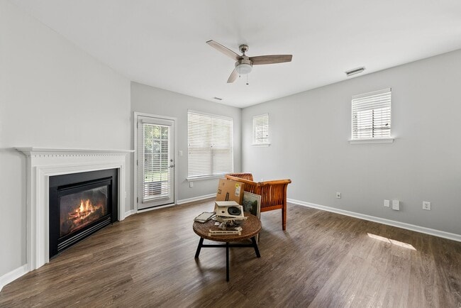 Building Photo - 8916 Camden Park Dr