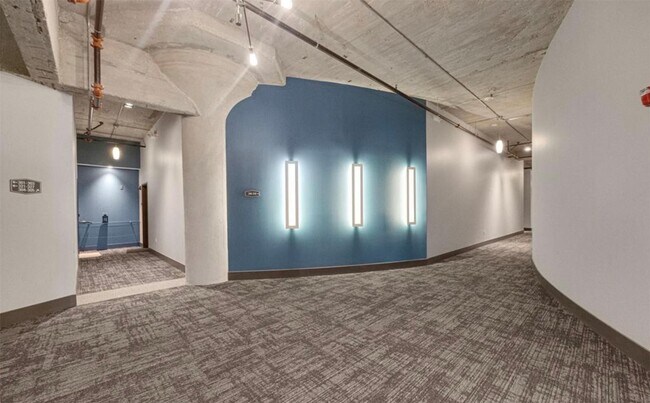 Building Photo - 4100 Forest Park Ave