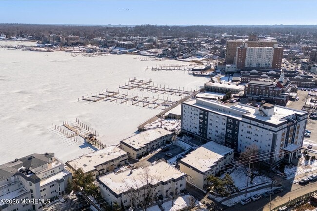 Building Photo - 130 Bodman Pl