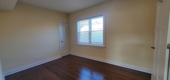 Building Photo - 4139 W Fletcher St