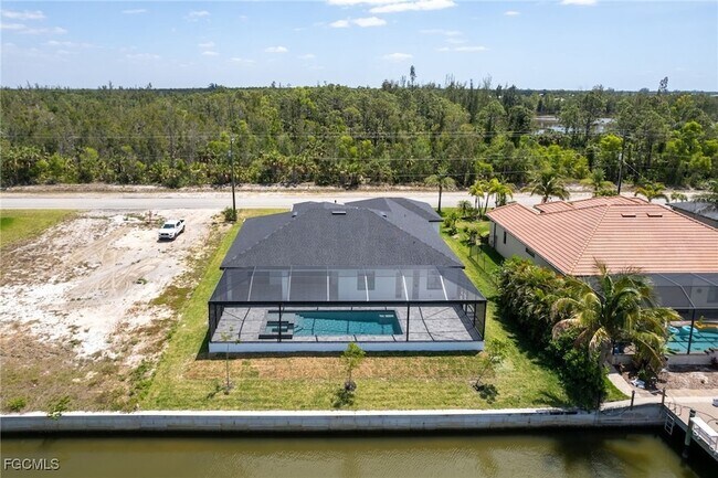 Building Photo - 2702 Old Burnt Store Rd N