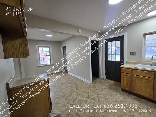 Building Photo - 21 Jean Dr