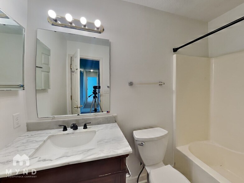 Building Photo - 10301 Springridge Cir