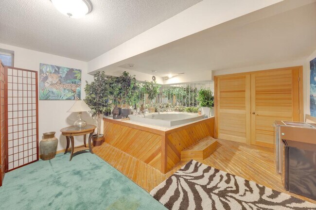 Building Photo - 19 Crescent Ln