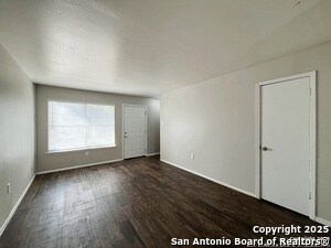 Building Photo - 2802 Lasses Blvd