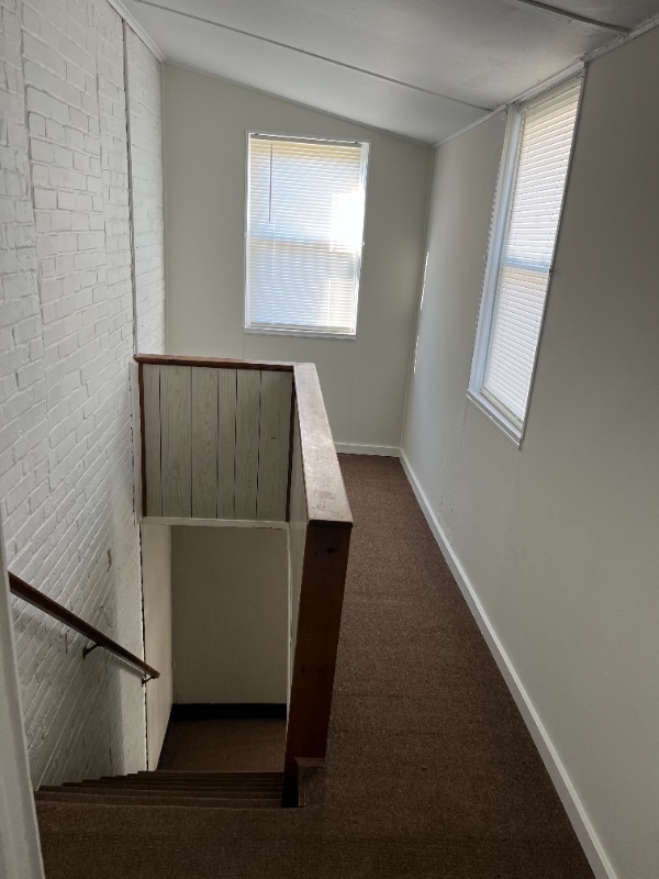 Building Photo - 445 Main St