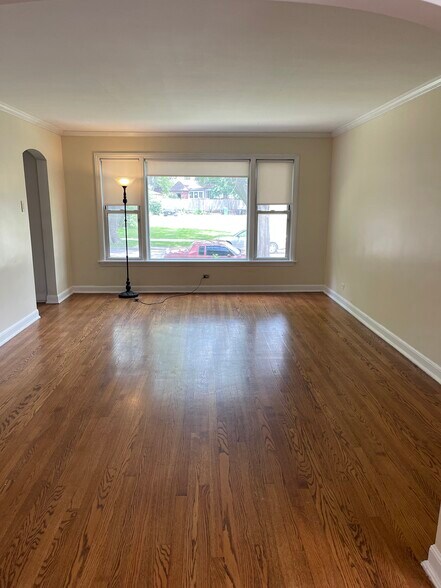 Primary Photo - 10536 S Claremont Ave
