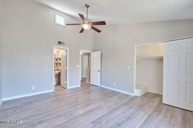 Building Photo - 1402 E Osborn Rd